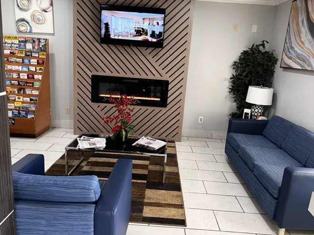 Quality Inn 4