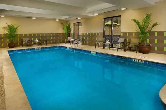 Hampton Inn Cleveland 4