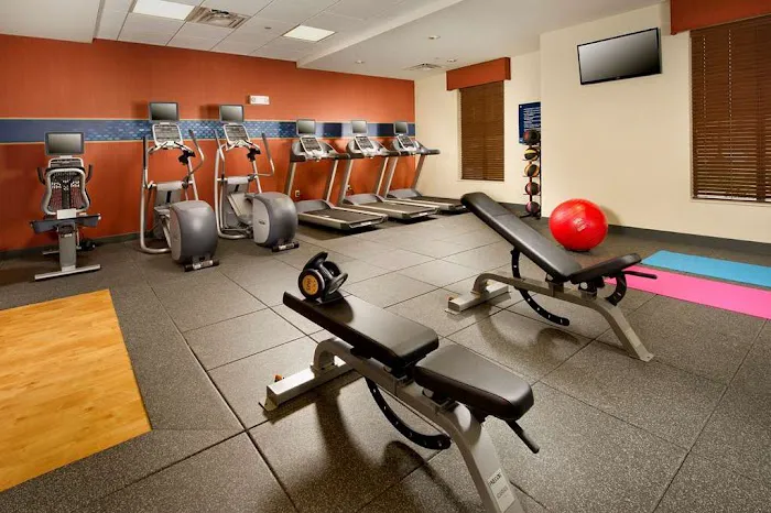 Hampton Inn Cleveland 4