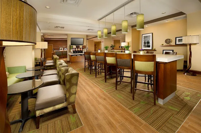 Hampton Inn Cleveland 4