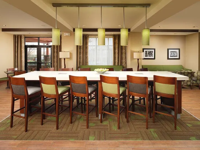 Hampton Inn Cleveland 4