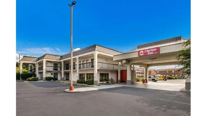 Clarion Inn Cleveland near University 4