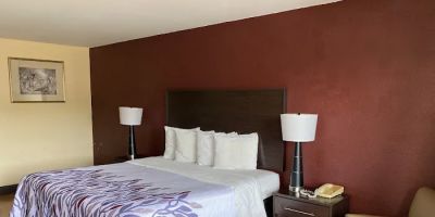Red Roof Inn & Suites Cleveland, TN