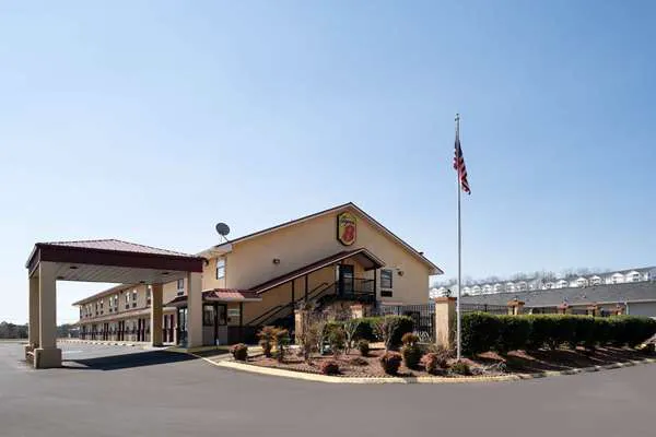 Super 8 by Wyndham Cleveland 4