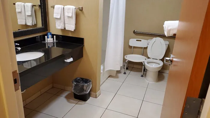 Fairfield by Marriott Cleveland 4
