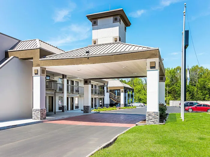 Quality Inn 4