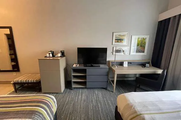 Travelodge by Wyndham Knoxville West 5