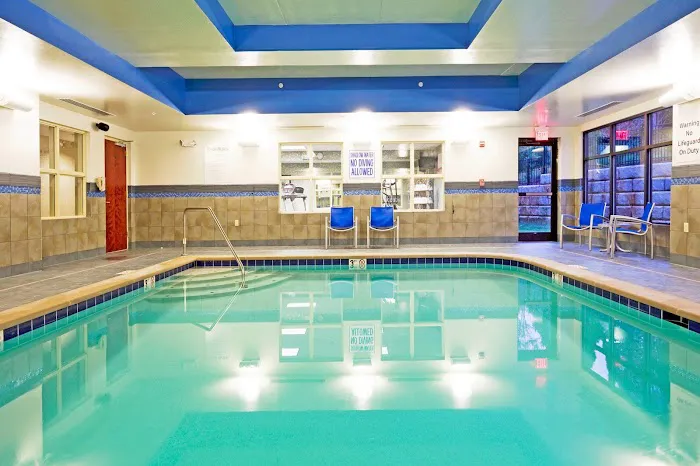 Holiday Inn Express & Suites Knoxville-Farragut by IHG 5