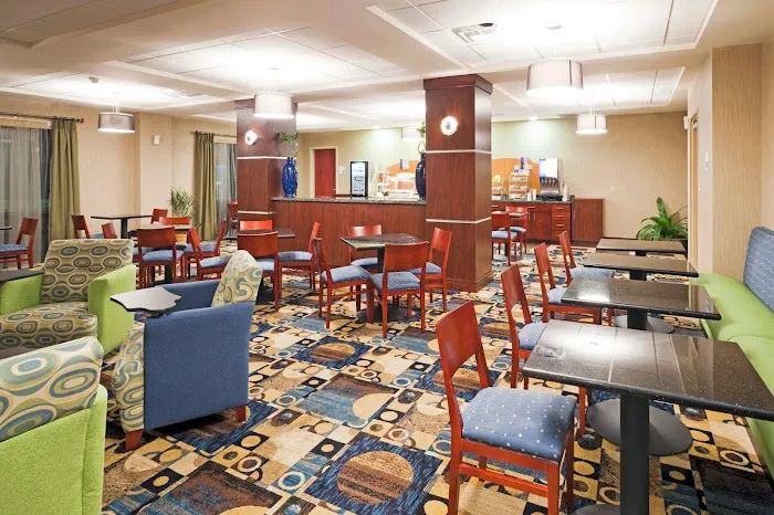 Holiday Inn Express & Suites Knoxville-Farragut by IHG 5