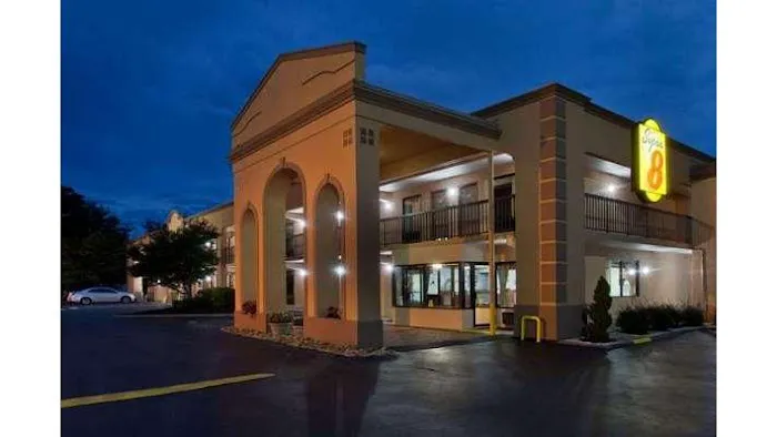 Super 8 by Wyndham Knoxville West/Farragut 5