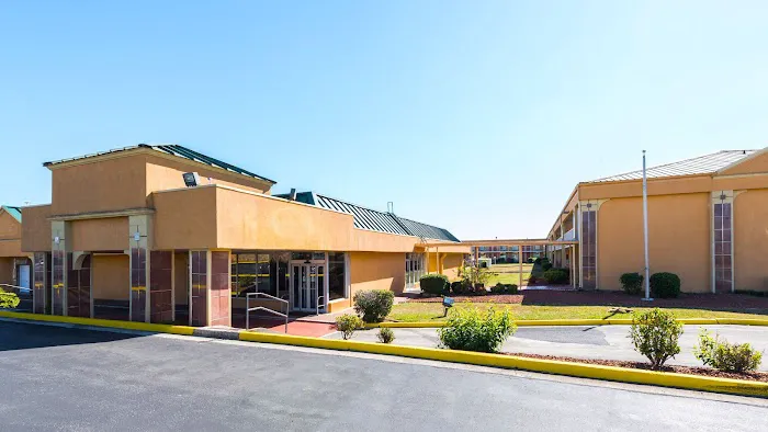 OYO Hotel McGhee Tyson Airport 4