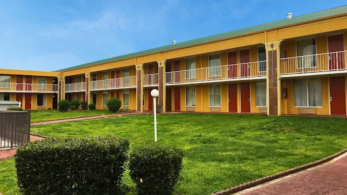 OYO Hotel McGhee Tyson Airport 4