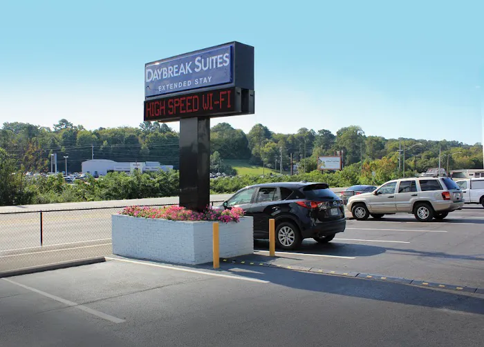 Daybreak Suites Extended Stay - Cleveland 4