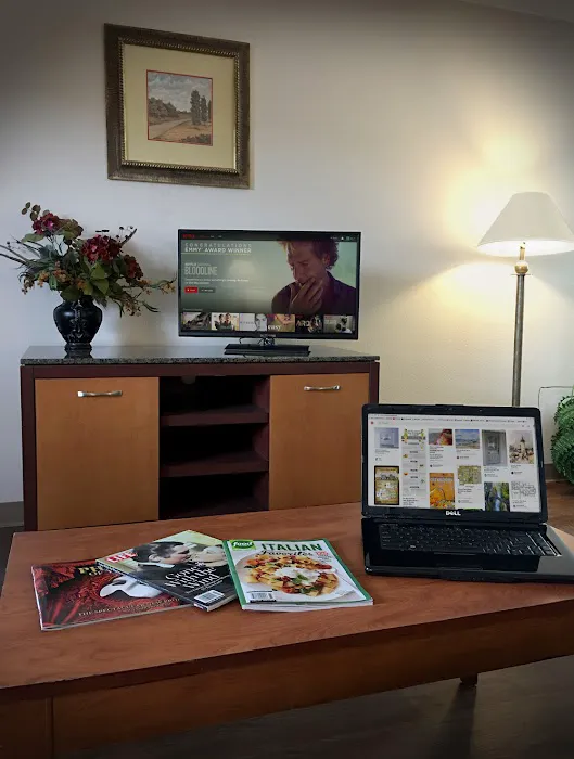 Daybreak Suites Extended Stay - Cleveland 4