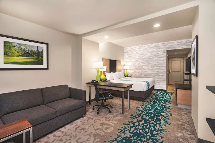 La Quinta Inn & Suites by Wyndham Cleveland TN 4