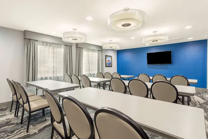 Best Western Plus Magnolia Inn & Suites 4