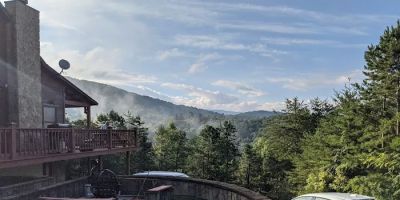 Kori's Mountain View Cabin / Aardvark Cabin Rentals