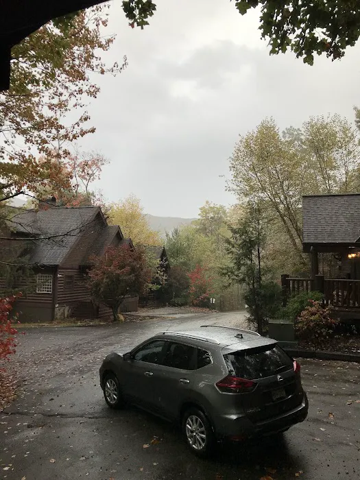 Maples Ridge Vacation Rentals:Secluded Romance 4