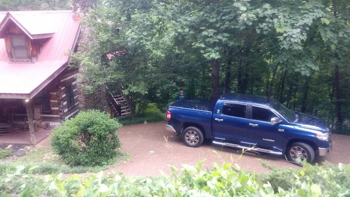 Maples Ridge Vacation Rentals:Secluded Romance 4