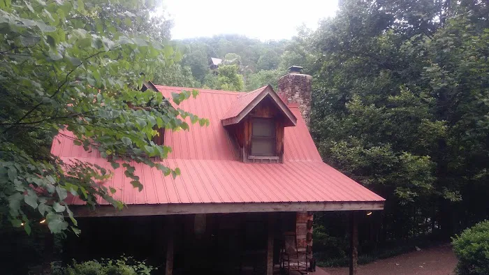 Maples Ridge Vacation Rentals:Secluded Romance 4
