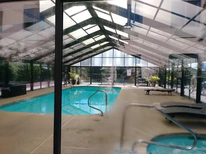 Smoky Mountain Inn & Suites 4