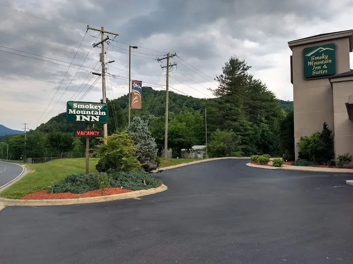 Smoky Mountain Inn & Suites 4