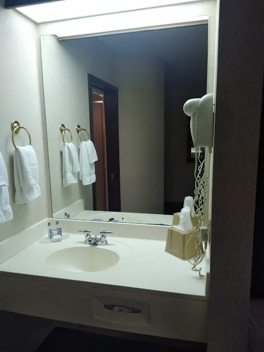 Smoky Mountain Inn & Suites 4