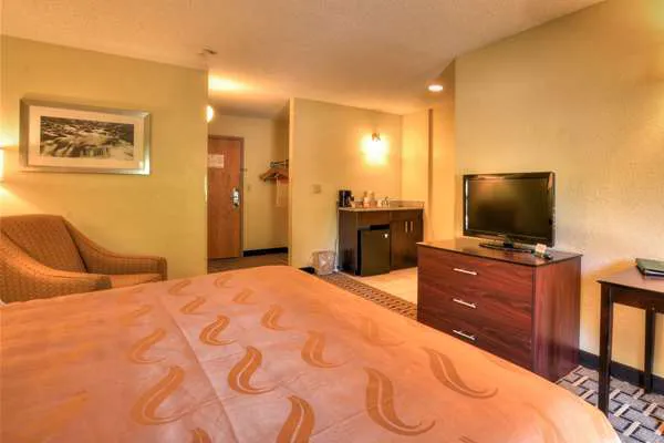 Quality Inn 3