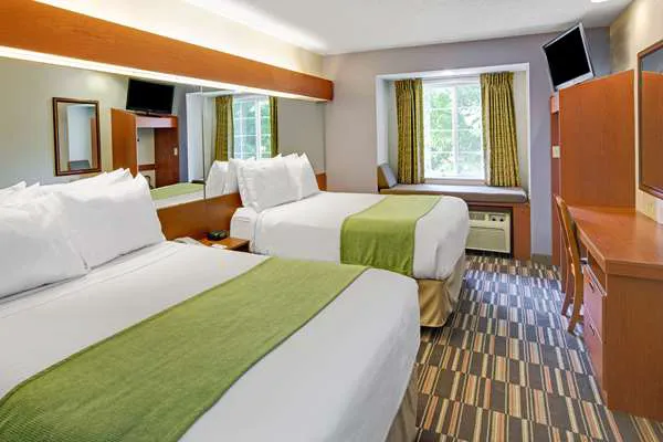 Microtel Inn & Suites by Wyndham Cherokee 4