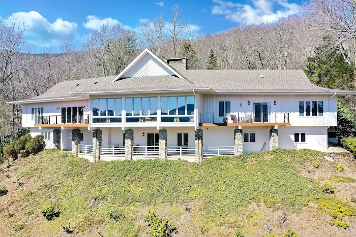 Smoky Mountain Luxury Retreat 4