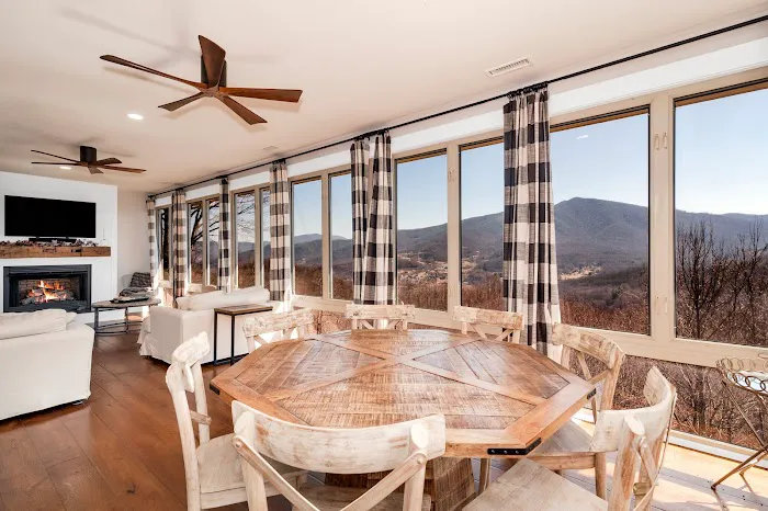 Smoky Mountain Luxury Retreat 4