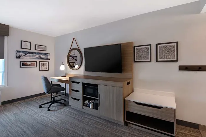 Hampton Inn Anderson/ Alliance Business Park 4