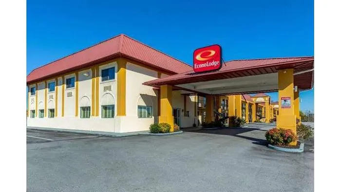 Econo Lodge 5