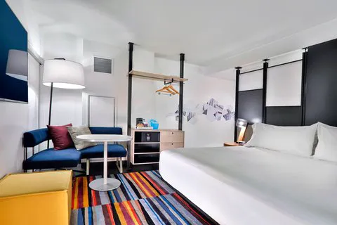 Aloft Knoxville West 4