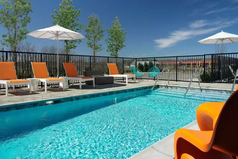 Aloft Knoxville West 4