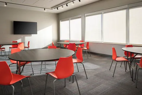 Aloft Knoxville West 4