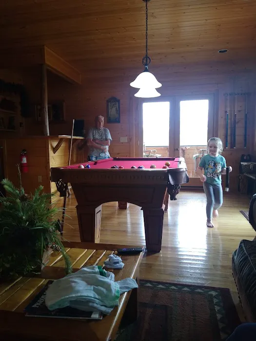 Little Cub Cabin 4