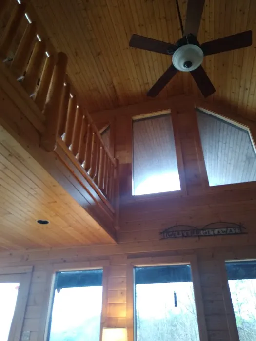 Little Cub Cabin 4
