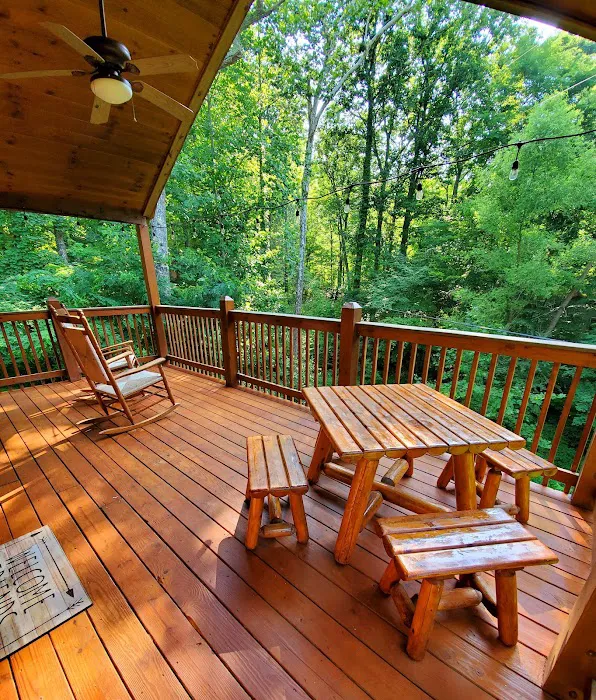Cozy Creek Chalet 4