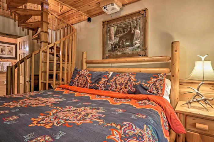 Cozy Creek Chalet 4