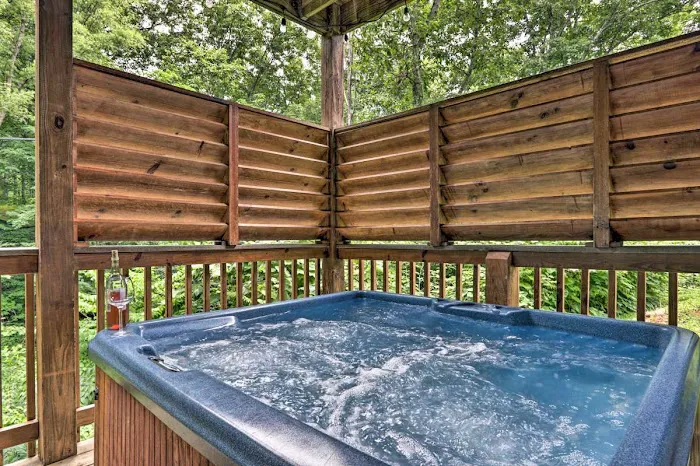 Cozy Creek Chalet 4