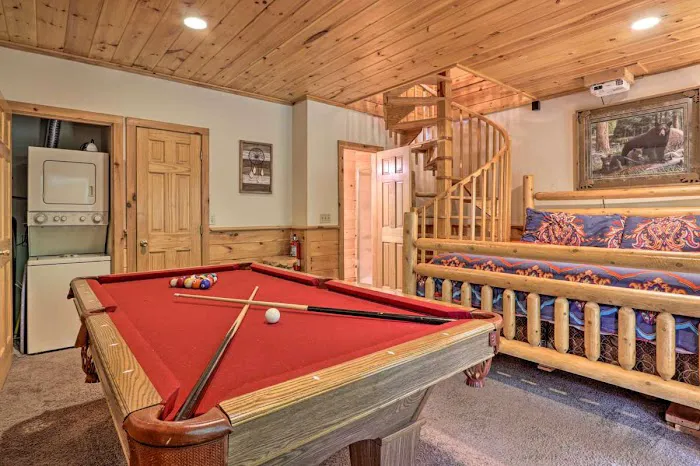 Cozy Creek Chalet 4