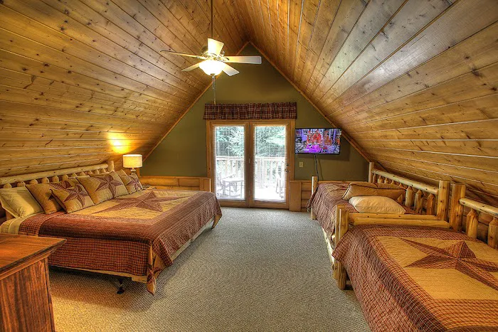 Creekside Lodge 4