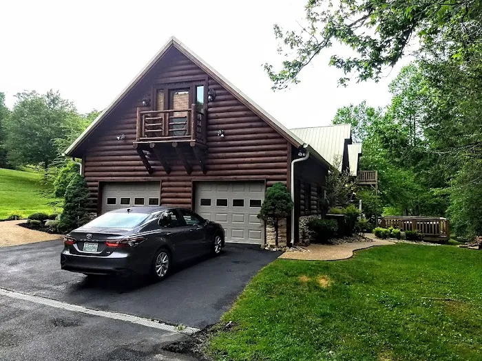 Creekside Lodge 4