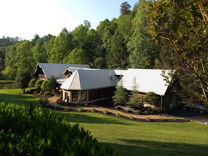 Creekside Lodge 4