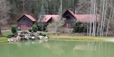 Hemlock Hideaway Cabin