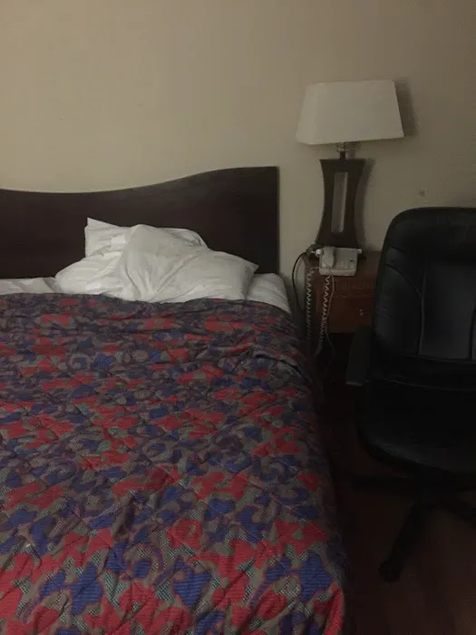 EXECUTIVE INN 5