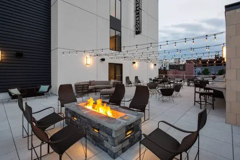 Courtyard Knoxville Downtown 5