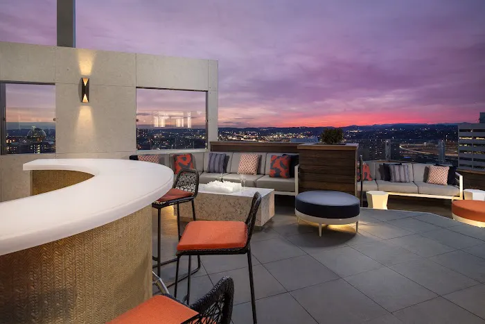 Embassy Suites by Hilton Knoxville Downtown 5