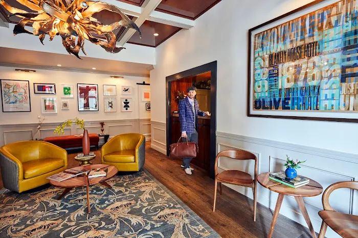 The Oliver Hotel Knoxville, by Oliver 5